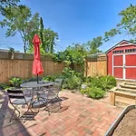 Chic Richmond Apartment With Private Deck And Patio!