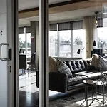 Museum District Apt Retreat W/Bbq Patio And Pool