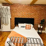 Stylish And Convenient Downtown Apartment