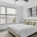 Landing Modern Apartment With Amazing Amenities