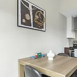 Landing Modern Apartment With Amazing Amenities