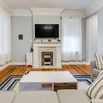 Renovated Richmond Townhome In Church Hill!
