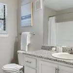 Landing At Vida East - 1 Bedroom In Church Hill