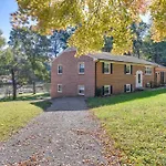 Lakefront Guest Suite Near Richmond