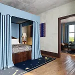 Shenandoah Mansions, An Ash Hotel