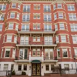 Shenandoah Mansions, An Ash Hotel