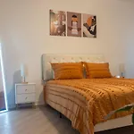 Cozy 1Br With Private Balcony, Gym, Pool & Workspace