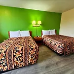 Cloverleaf Motel By Belvilla Richmond Near Turnpike