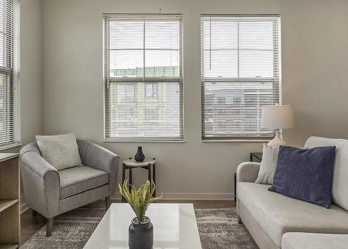 Landing At Ap The Spectrum Apartments - 1 Bedroom In Chamberlayne Industrial Center