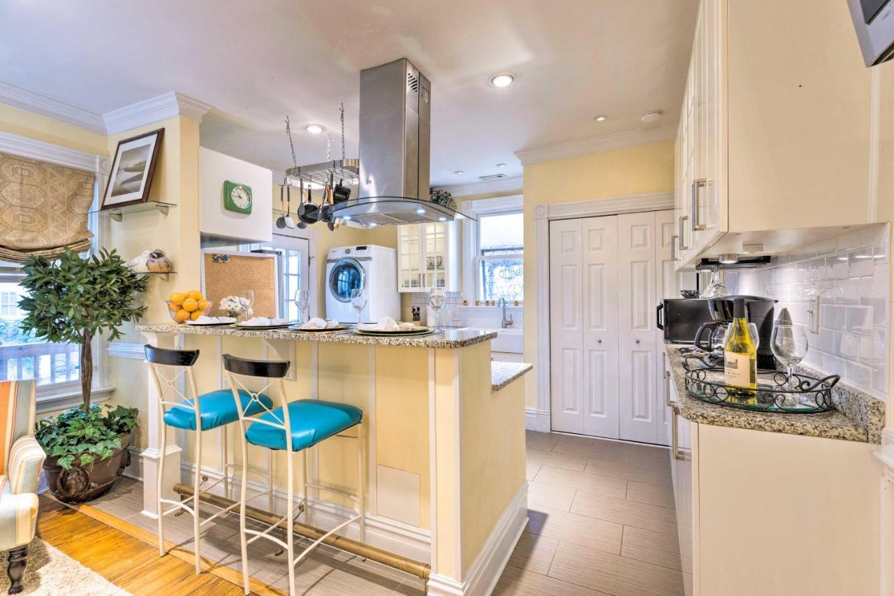Apartment Chic With Private Deck And Patio! *