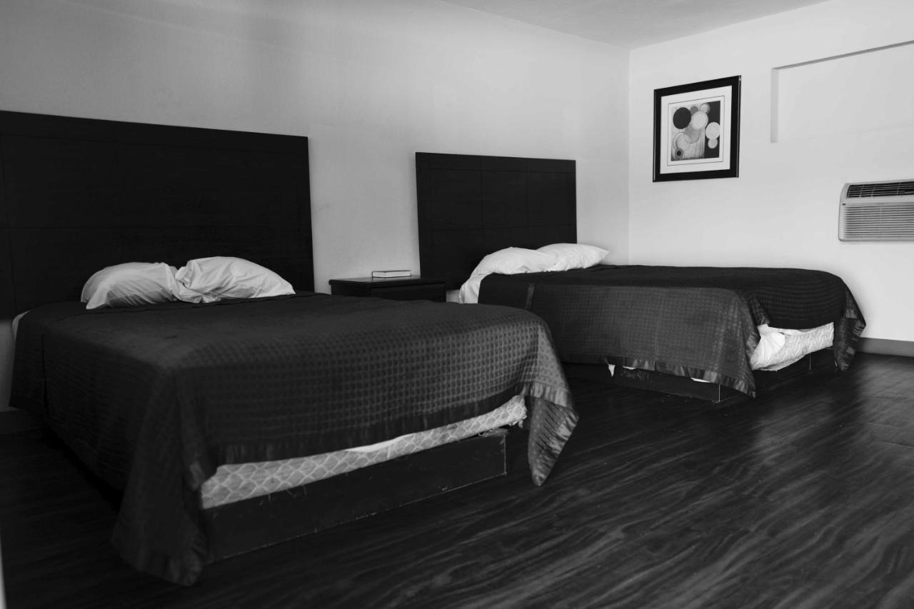 Richmond Motel 4*