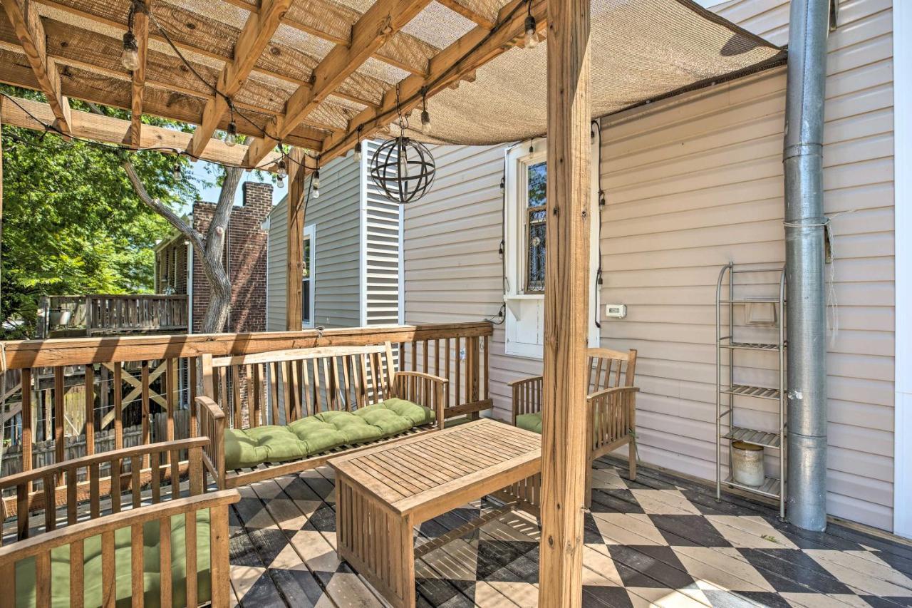 Chic With Private Deck And Patio! Apartment