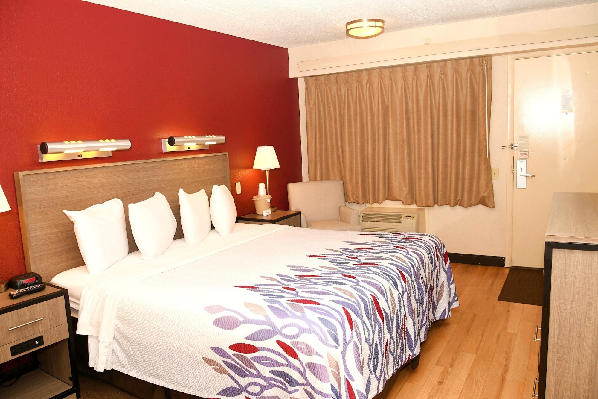 Red Roof South 2*