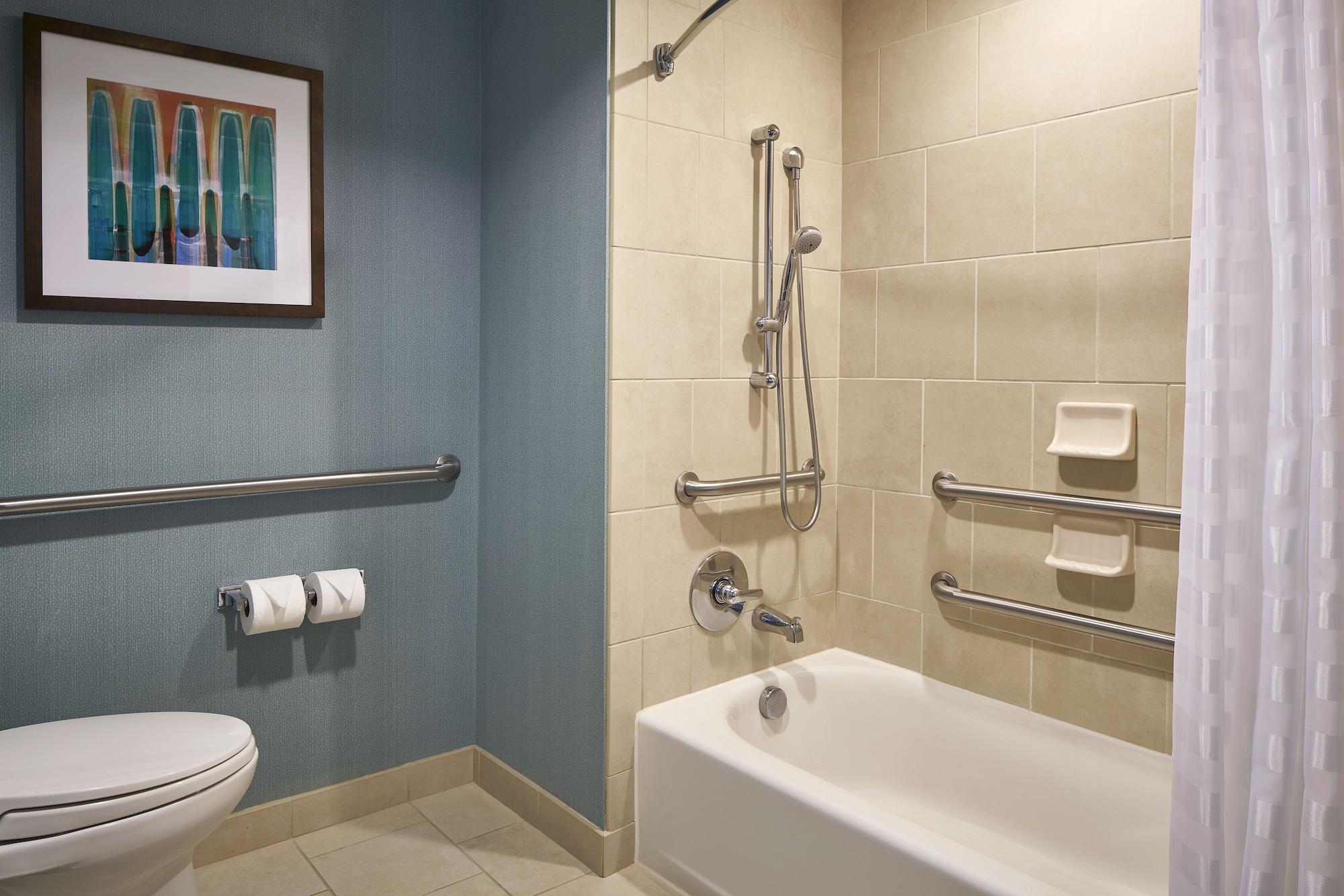 Hyatt Place Airport Hotel 3*