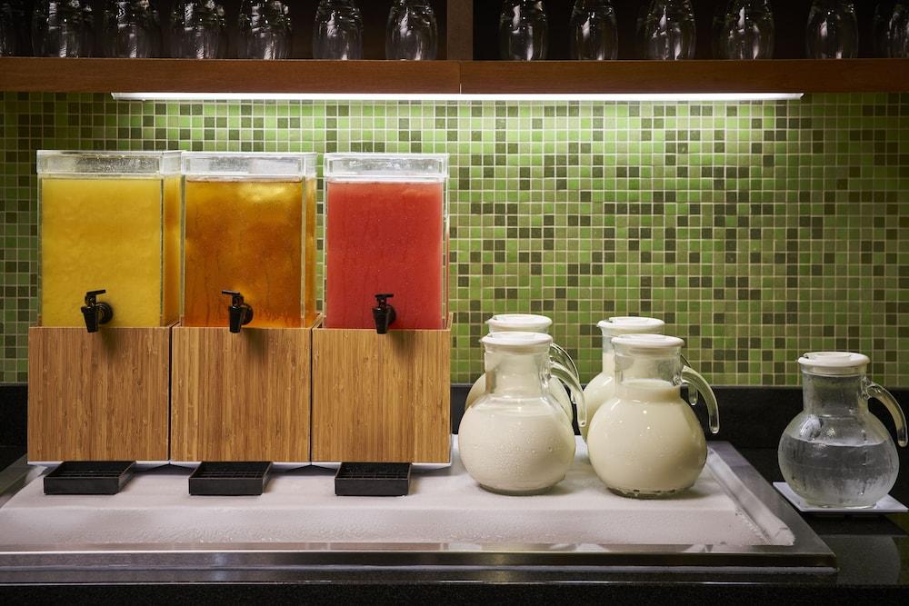 Hyatt Place Airport 3*