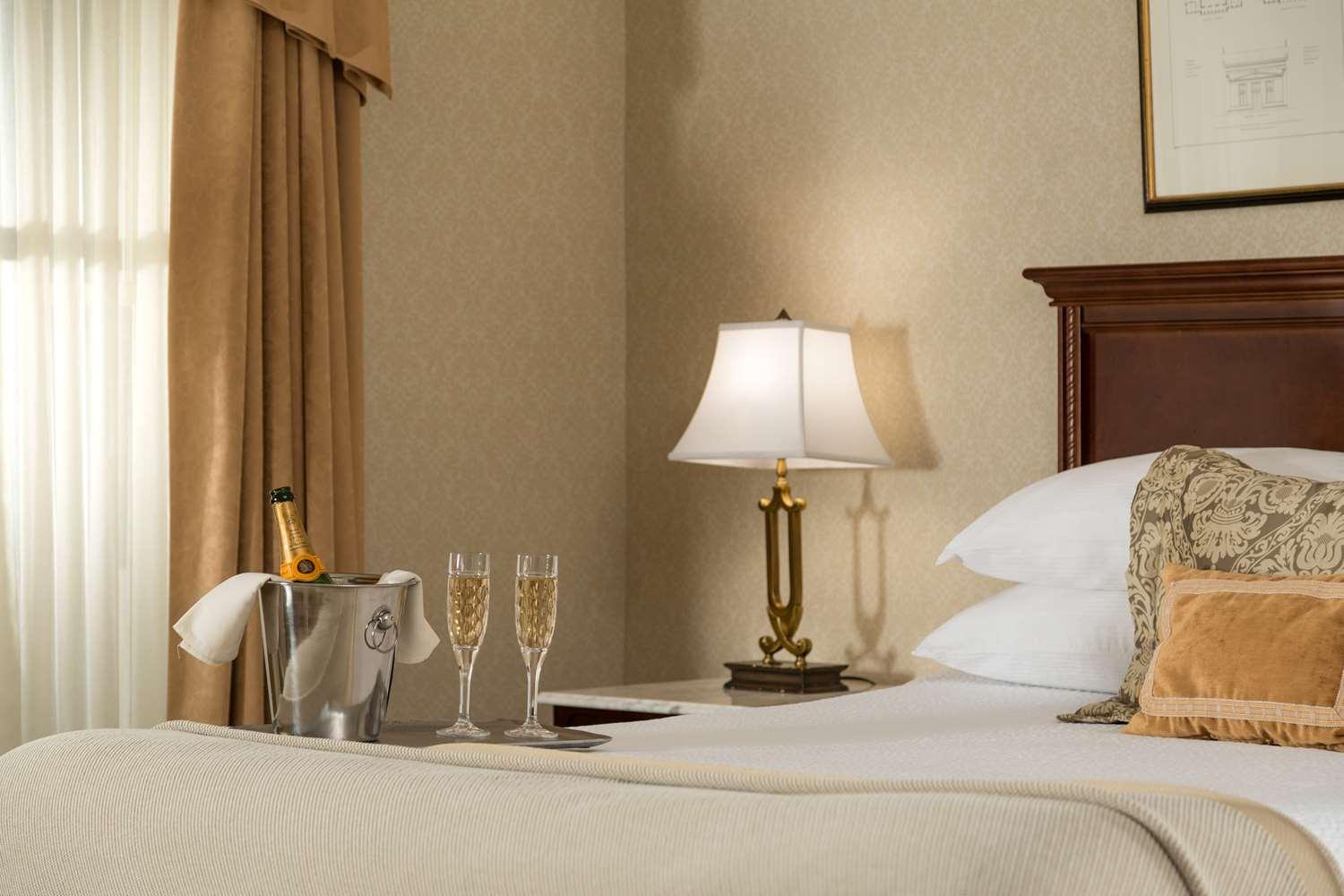 Linden Row Inn 3*