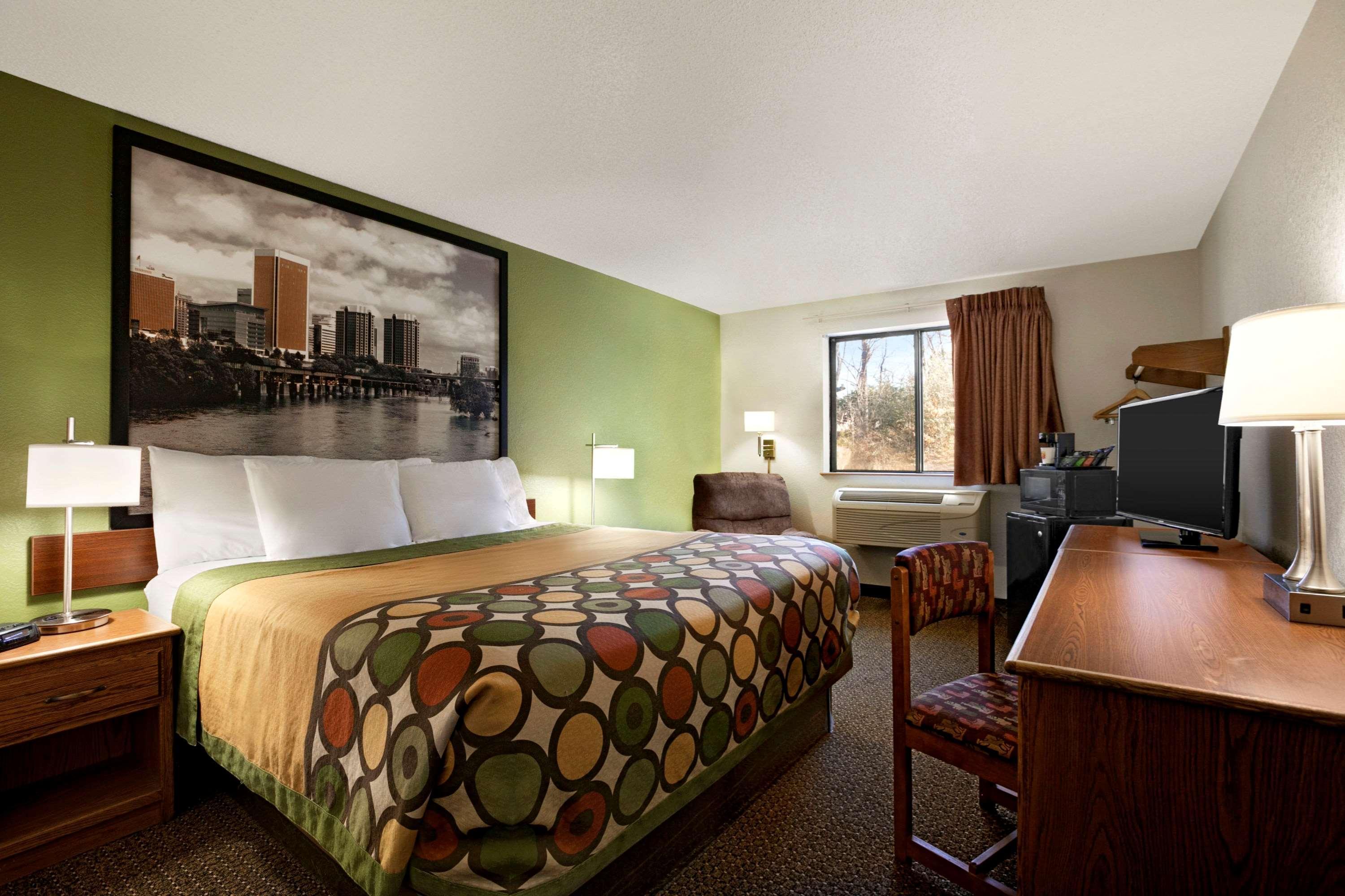 Super 8 By Wyndham Richmond/chamberlayne Rd Hotel