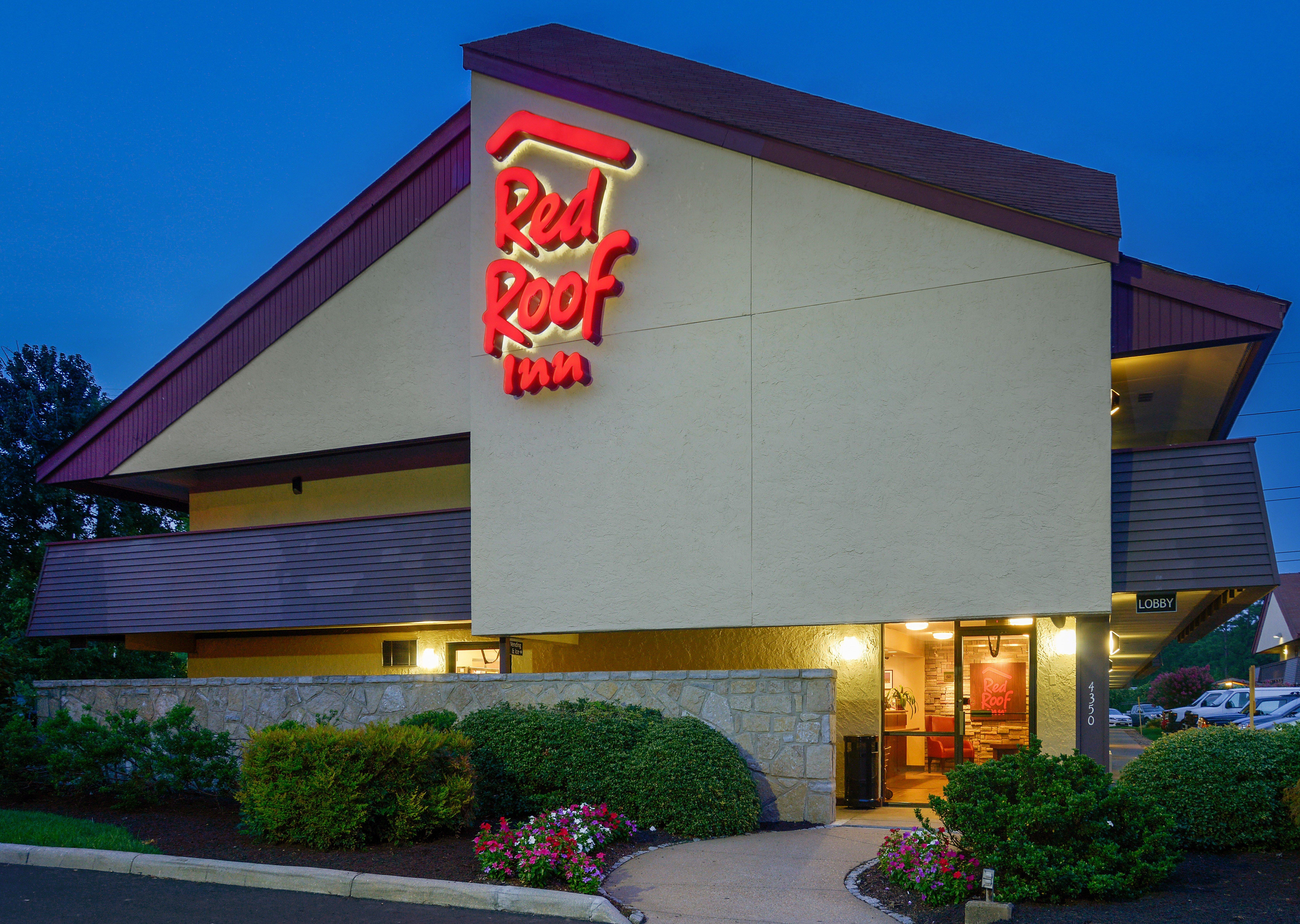 Red Roof South Motel