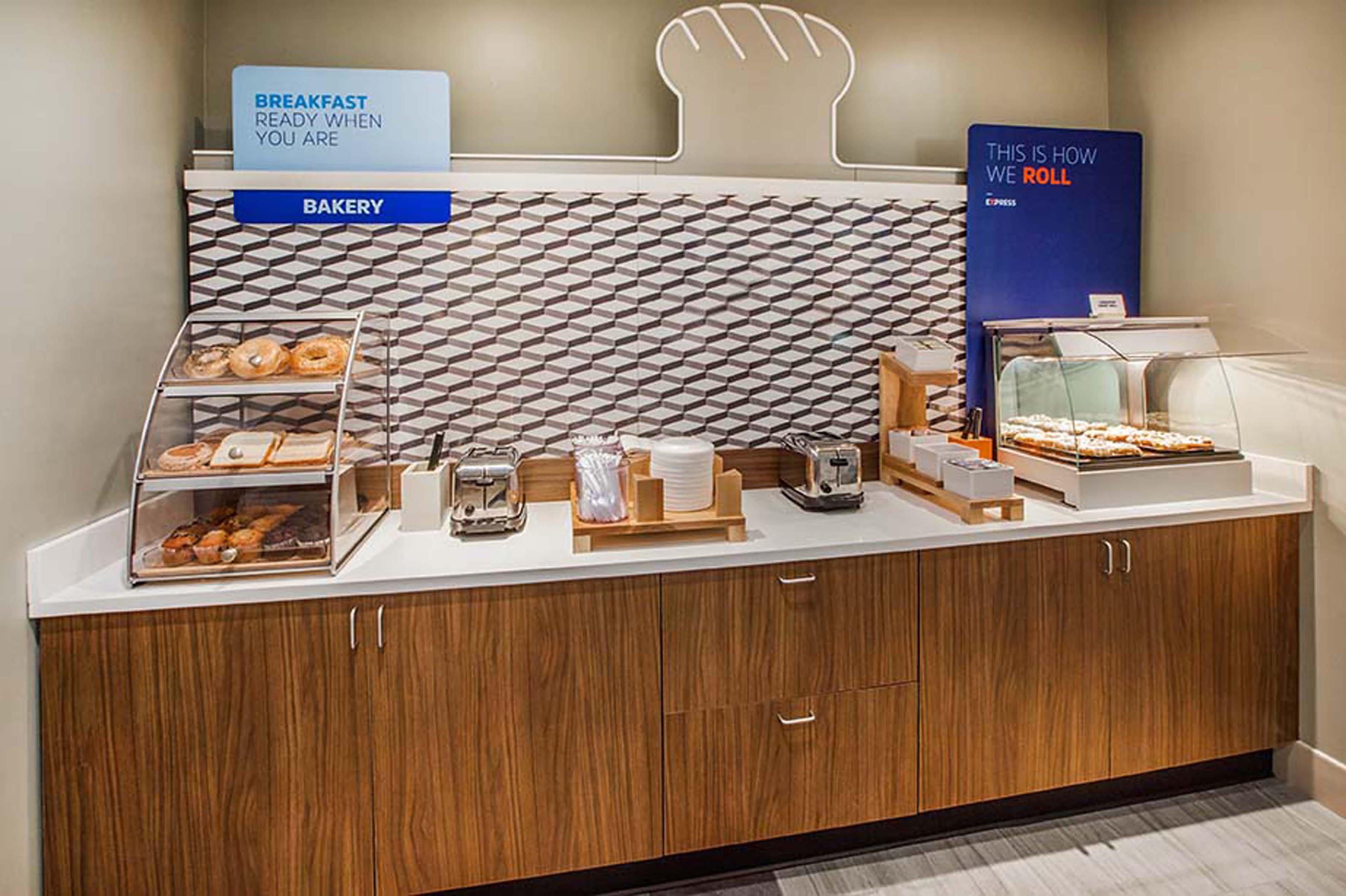 Express - Midtown By Ihg Hotel