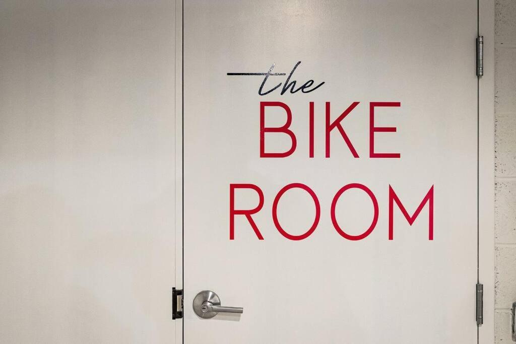 Museum District Apt Retreat W/bbq Patio And Pool * Richmond