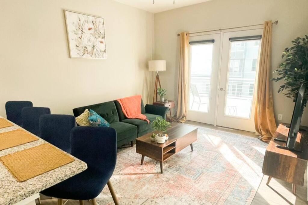 Museum District Apt Retreat W/bbq Patio And Pool Richmond