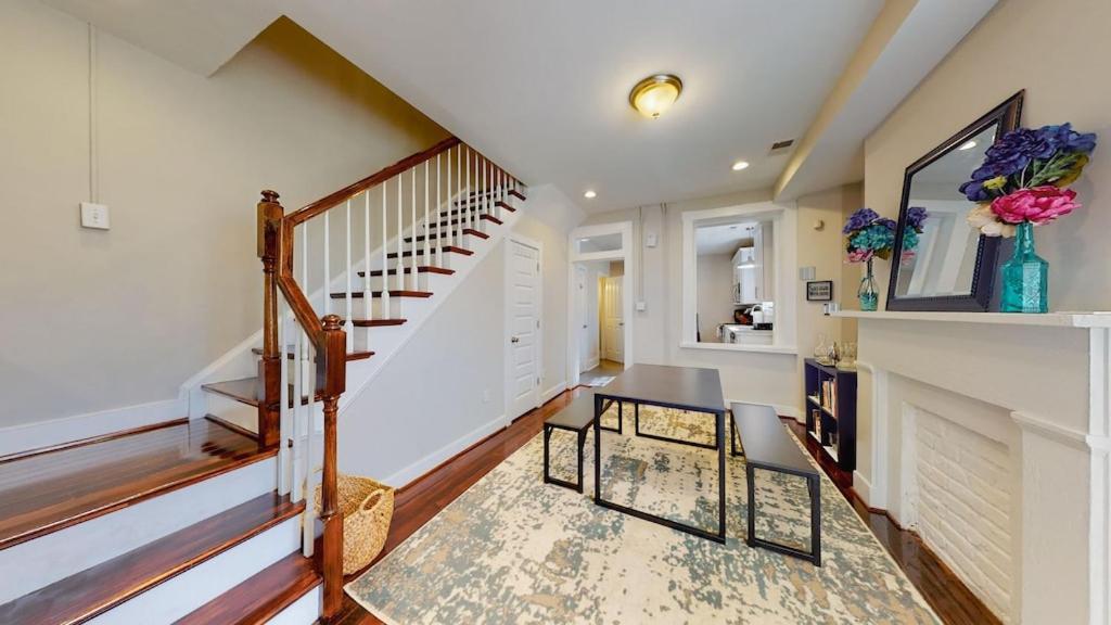 New! Renovated Townhome W/ Putting & Patio! * Richmond