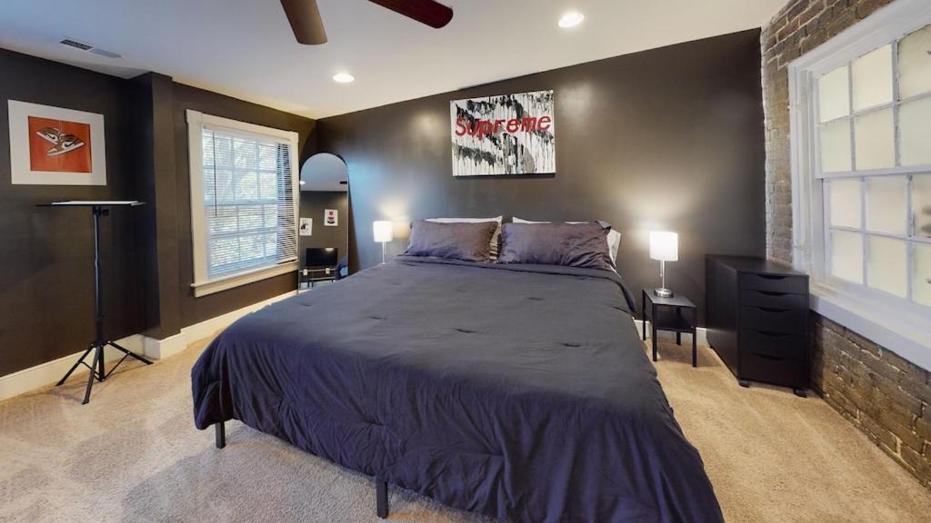 Holiday home New! Renovated Townhome W/ Putting & Patio! *