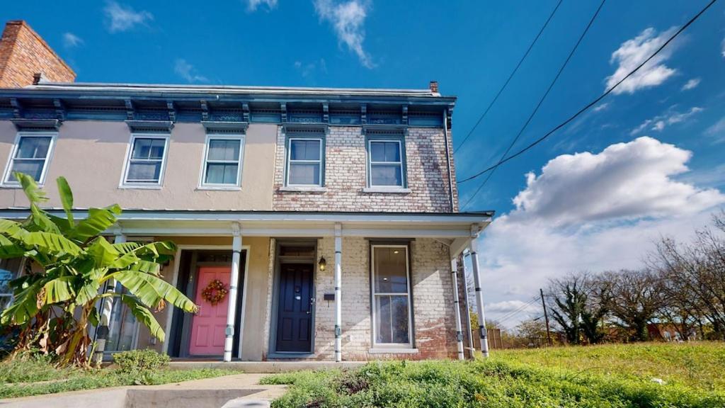 Holiday home New! Renovated Townhome W/ Putting & Patio! *