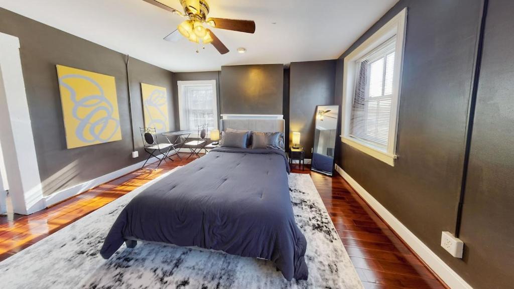 New! Renovated Townhome W/ Putting & Patio! Richmond