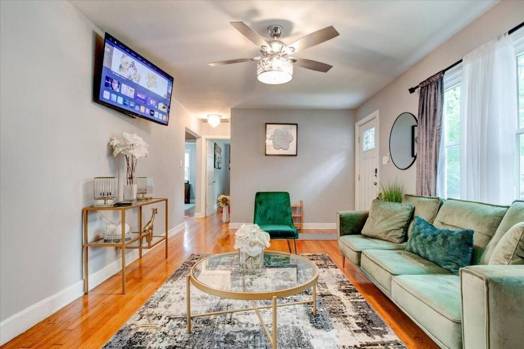 The Cozy Emerald * Richmond