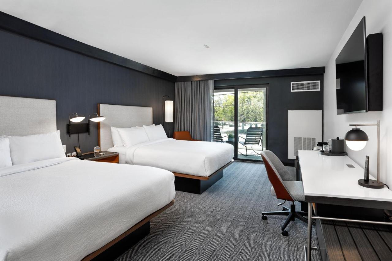 Courtyard By Marriott Scott's Addition Hotel