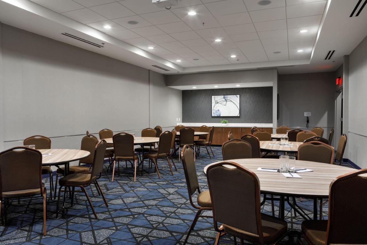 Hotel Courtyard By Marriott Scott's Addition 3*