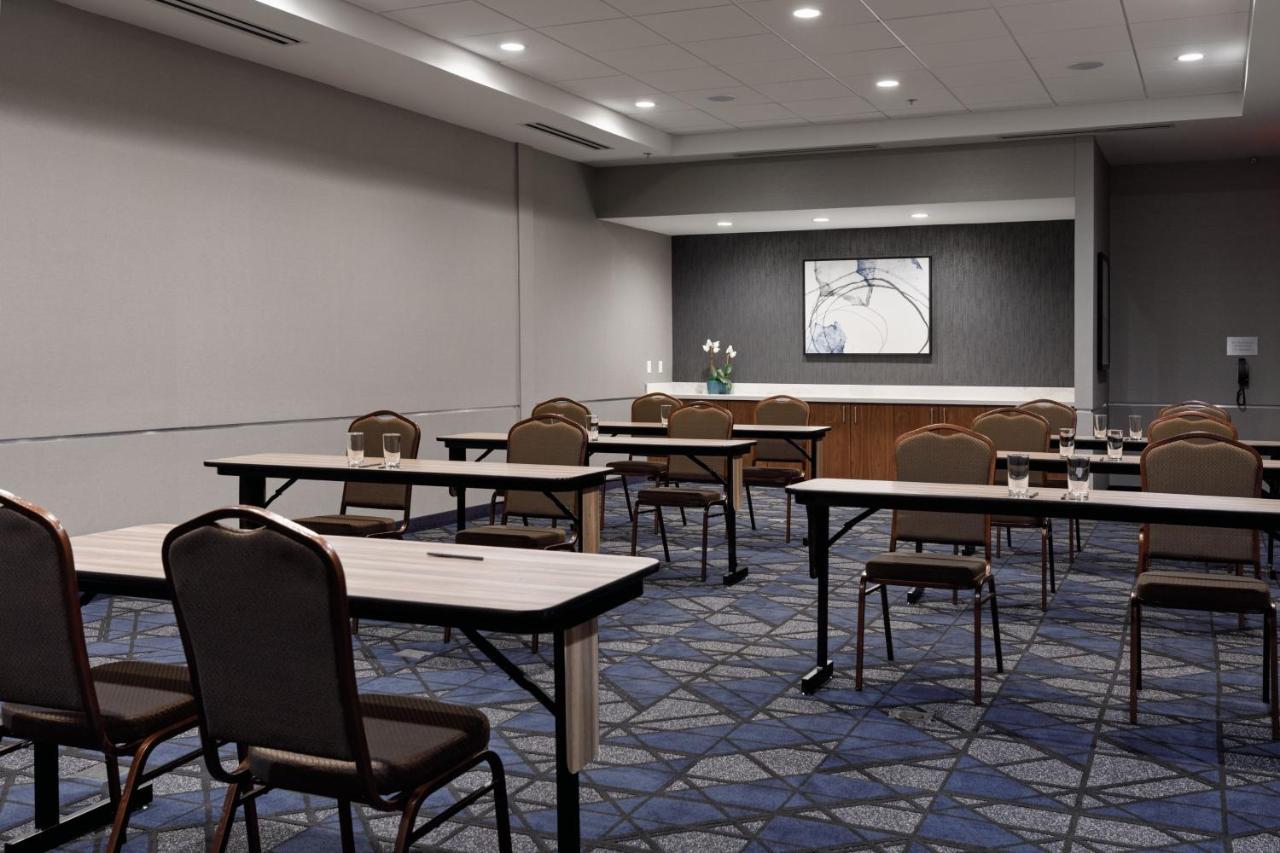 Courtyard By Marriott Scott's Addition Hotel Richmond