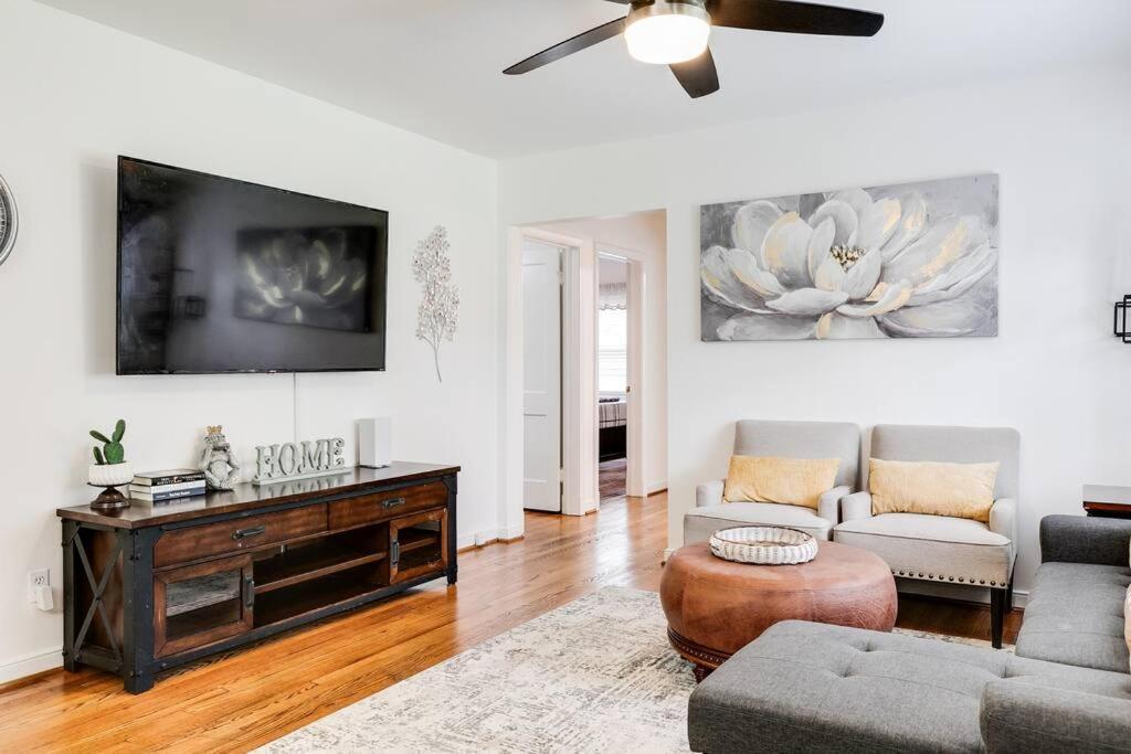 Rf Location W Fenced Backyard Fire-pit *