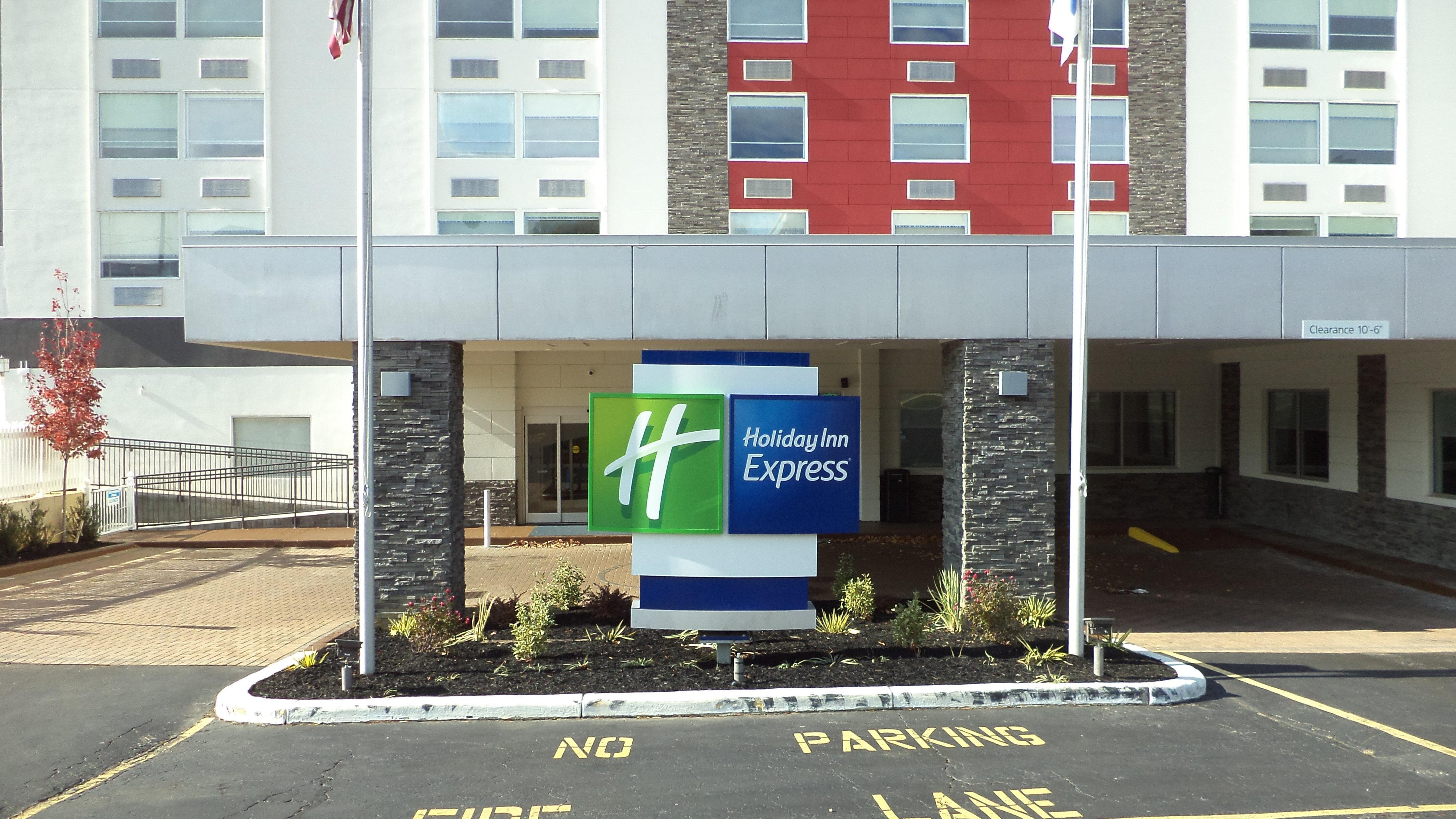Express - Midtown By Ihg 3*
