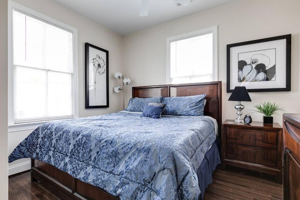 Modern, Convenient Gem: Urban Retreat 'n *