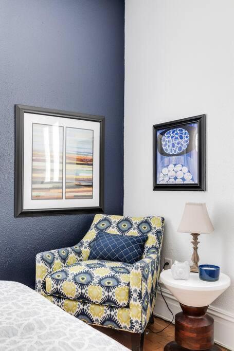 Chic Urban Couples Retreat: Perfect Getaway 'n Rva Apartment Richmond