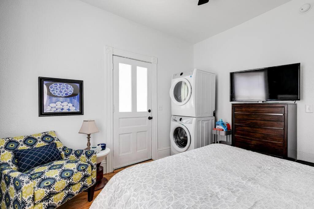 Chic Urban Couples Retreat: Perfect Getaway 'n Rva Richmond