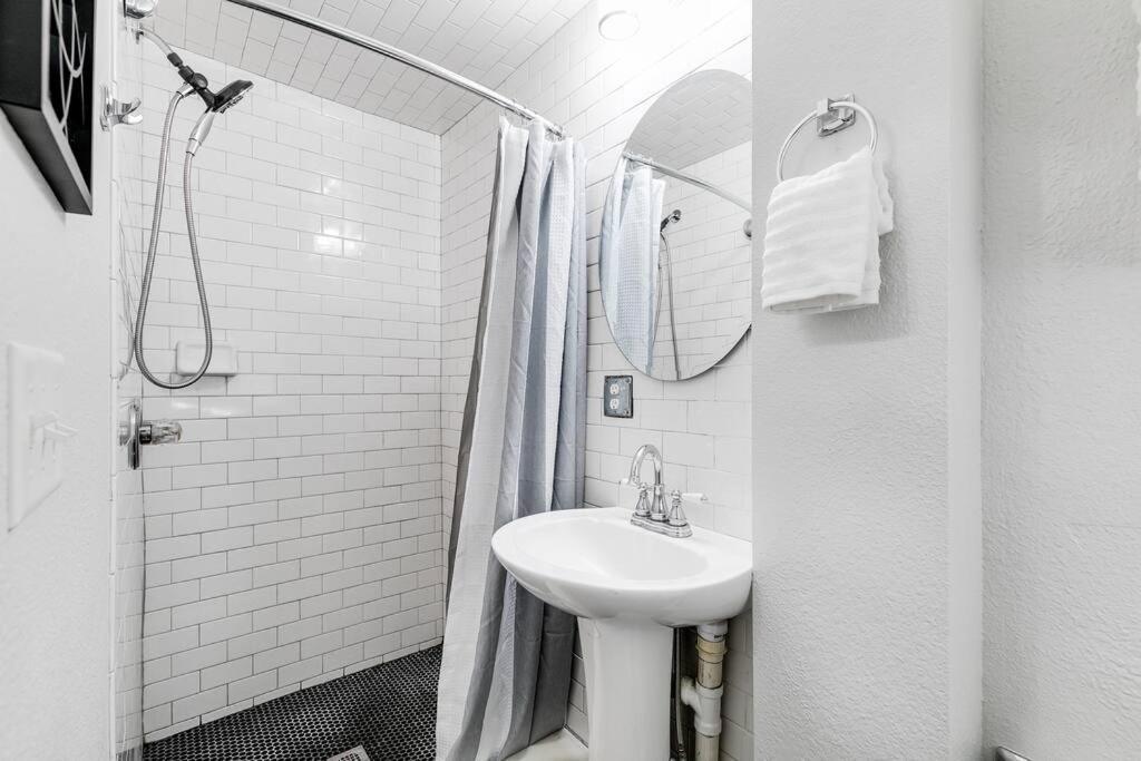 Charming, Happy 1-bed Oasis: Rva Retreat Awaits! *