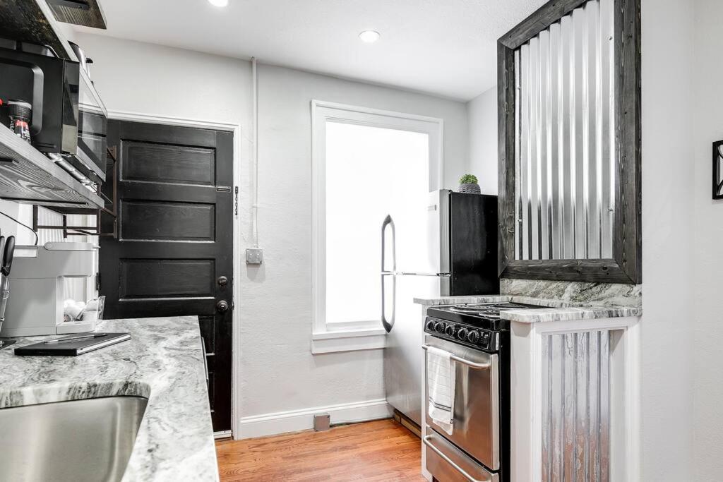 Charming, Happy 1-bed Oasis: Rva Retreat Awaits! *