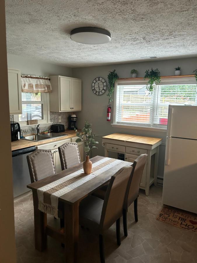 Serene Retreat! 420 Friendly In Designated Area, 3 Minutes To Downtown Villa *