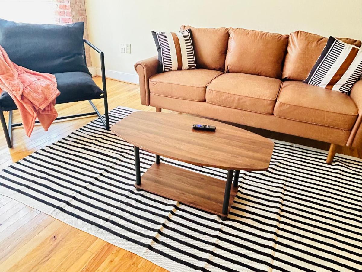 Stylish And Convenient Downtown *