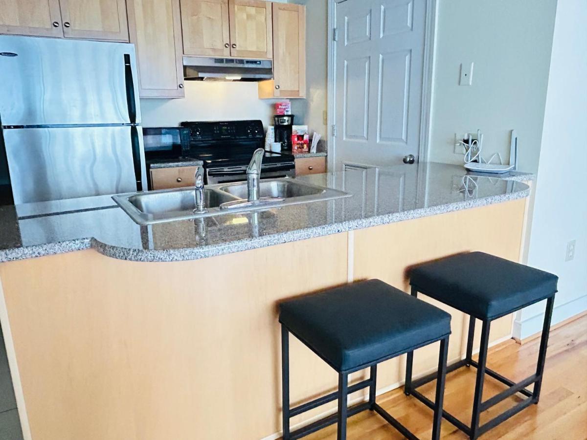 Stylish And Convenient Downtown * Richmond