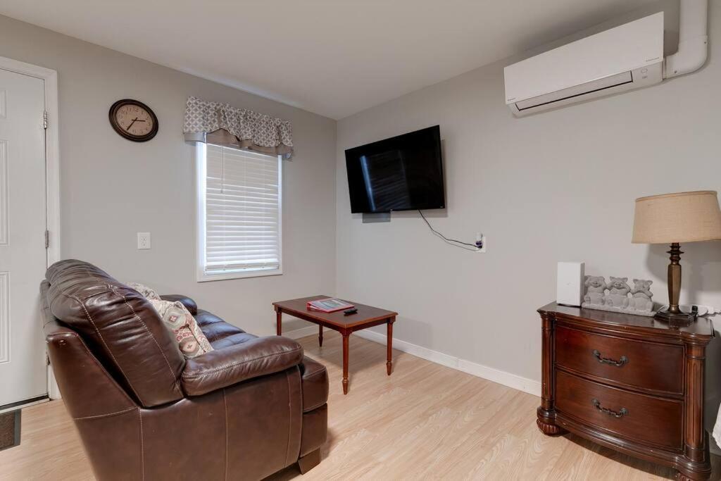 Grand Carytown 5br Fan Fully Fenced Holiday home