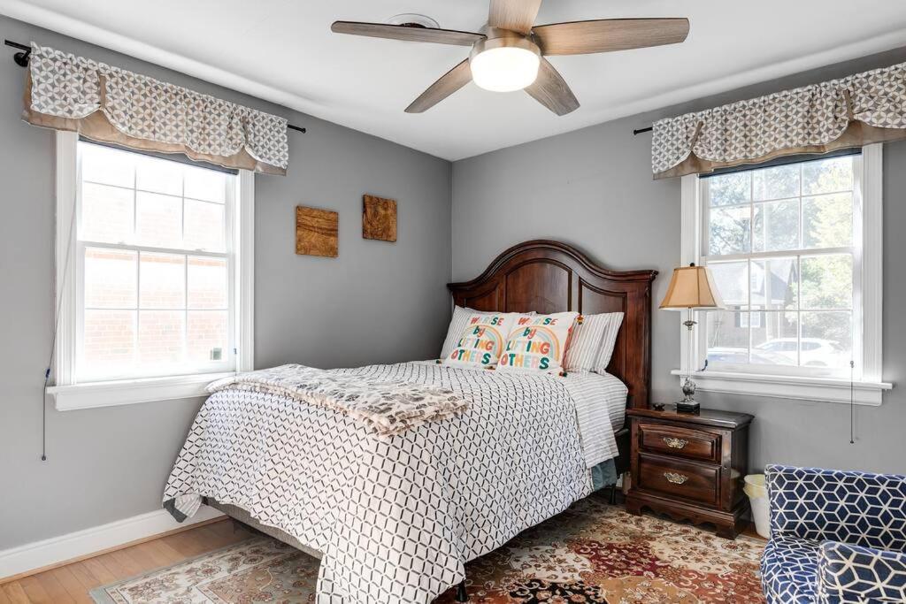 Lg Location Free Parking Fenced Yard Fire-pit Holiday home Richmond