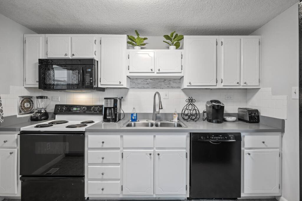 Stylish Haven 11 Minutes From The Airport Holiday home Richmond