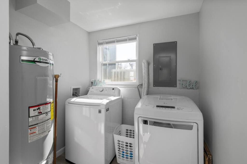 Stylish Haven 11 Minutes From The Airport Holiday home *