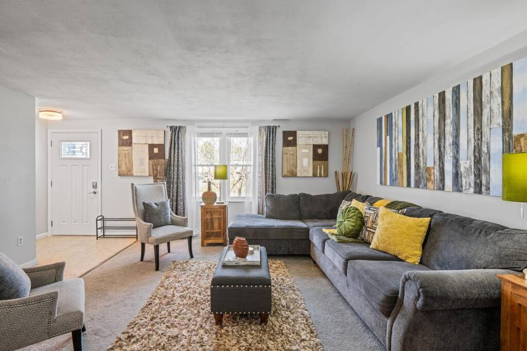 Holiday home Stylish Haven 11 Minutes From The Airport *