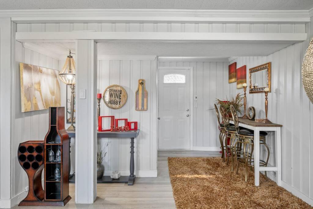 Stylish Haven 11 Minutes From The Airport * Richmond