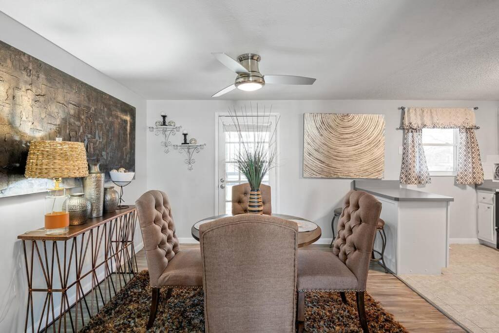 Holiday home Stylish Haven 11 Minutes From The Airport *